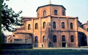 San_Vitale_Ravenna.jpg