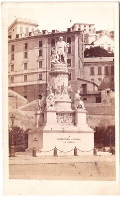 piazza-acqua-verde-genua-80705-3.jpg