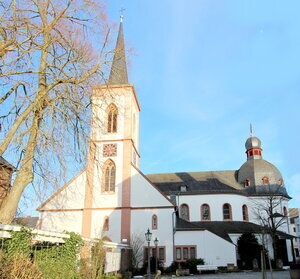 Bitburg_28Eifel_29_3B_Katholische_Pfarrkirche_Liebfrauen_a.jpg