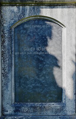 grabdenkmal-der-familie-wahlen-79150-3.jpg