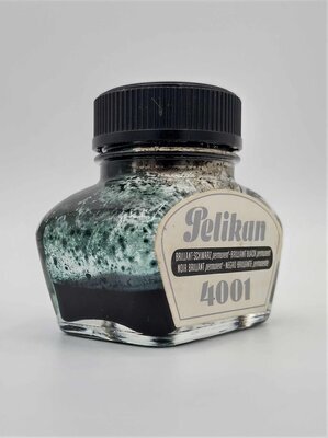 pelikan-tinte-4001-brillant-schwarz-93447-528089.jpg