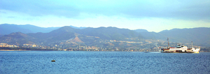 Ferry_at_the_Gulf_of_Izmit.jpg