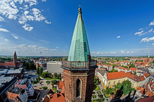 Legnica_2C_obszar_zabytkowy_miasta_2C_cz_C4_99_C5_9B_C4_87_p_C3_B3_C5_82nocna_281_29.jpg